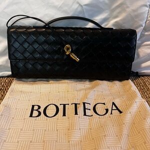 Brand New & Authentic Bottega Veneta Andiamo Clutch